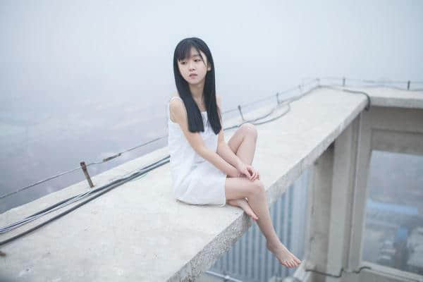 对不起。我的身份不允许我爱你
