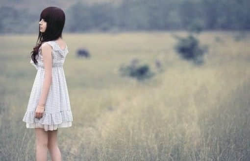 qq说说伤感短语 一花盛开一世界。一生相思为一人