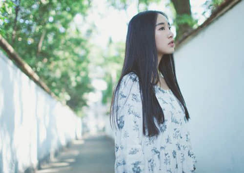 qq短句签名 现实就是给你一巴掌再给你一块糖