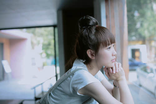 穿袜子的椅子