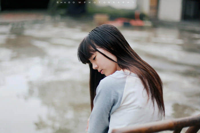 qq空间说说心情短语 水不试不知深浅。人不交不知好歹
