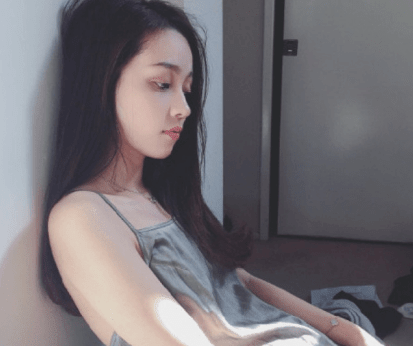 独自心酸的经典说说大全：喜欢的人无影无踪忽隐忽现若有若无