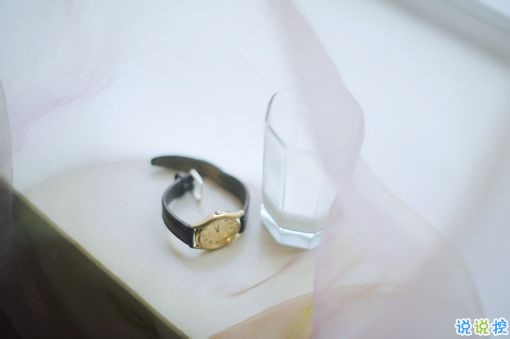 分手后失恋伤感难过的图片说说 我就要飘起来了然后就离开13