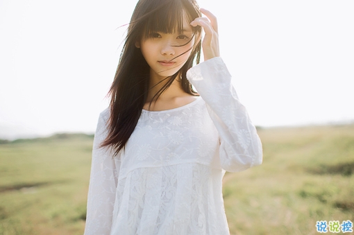 女生伤感心痛到窒息的图片句子 所有的悲欢都是我一个人的灰烬14